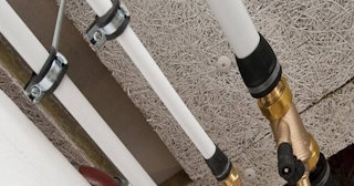 Замена труб водоснабжения в квартире: цена от 2103 руб. - СантехДомРнб